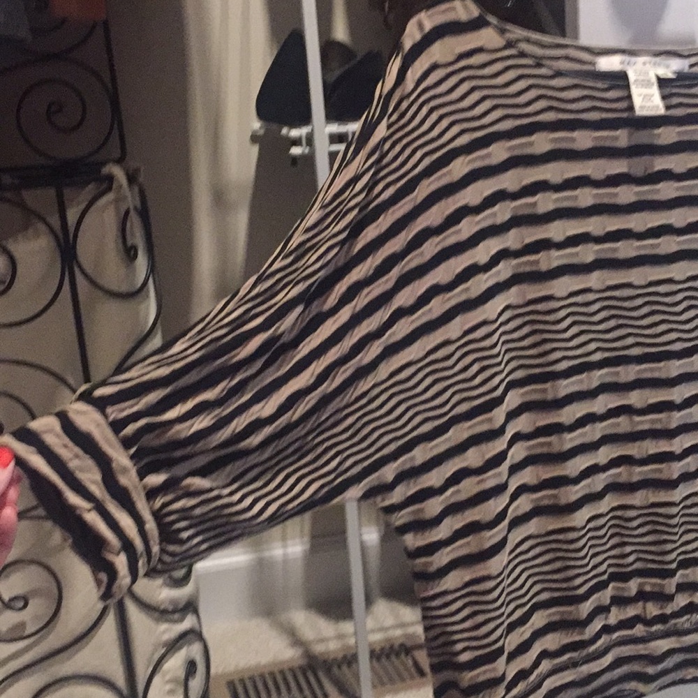 Max Studio 3/4” Sleeve shirt - XS - Picture 4 of 4